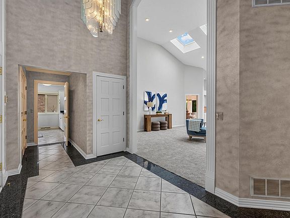 5th image of 2810 W Golf CIRCLE