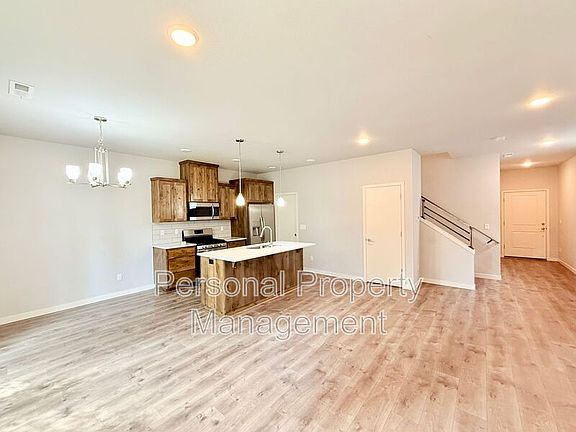 4th image of 3541 NE 61st Way