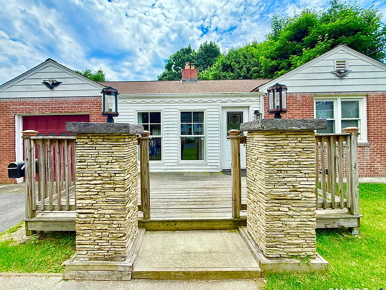 112 Ochsner Pl — Photo 3