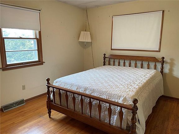 4th image of 5028 Halsey St