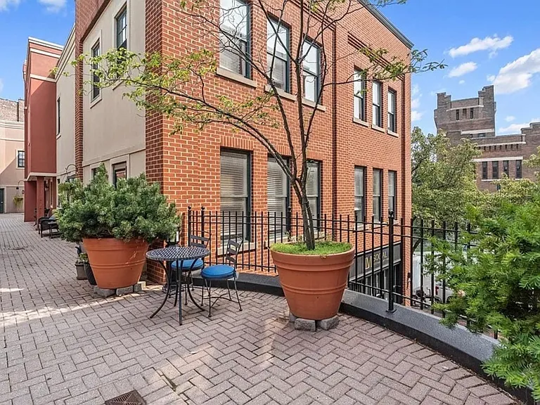 133 Walton St #Townhouse 129 — Photo 14