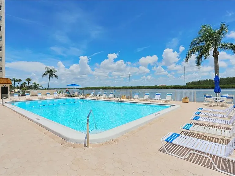 Recently re-done, this is the largest heated pool on Siesta Key. Wade or swim laps--either way enjoy it.