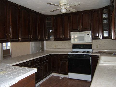 2nd image of 110 Andrea Ln