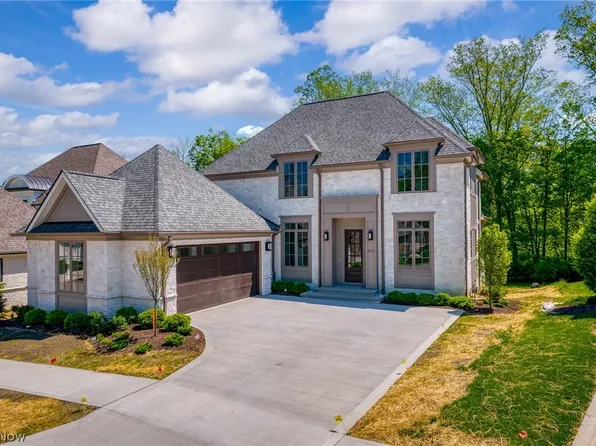 312 Woodridge Ln, Moreland Hills, OH 44022
