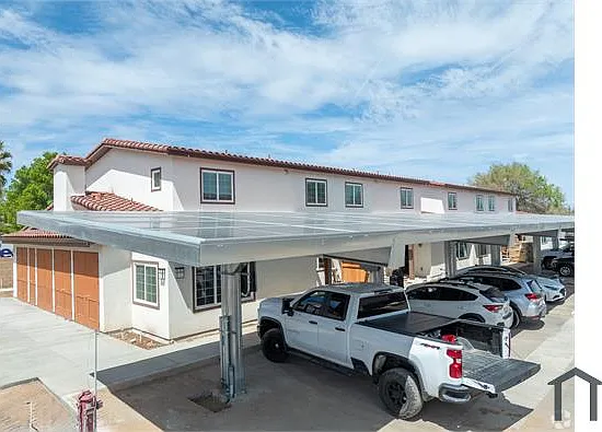 3 bed, $2,313 — Photo 3