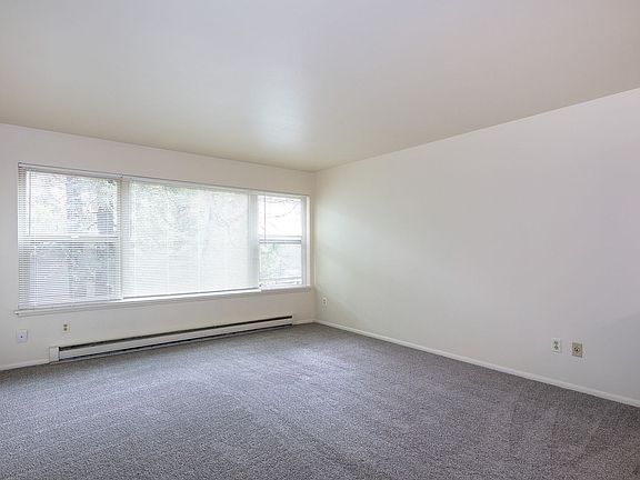 5th image of 525 Bellevue Ave E APT 207
