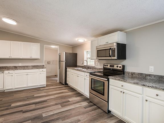 5th image of 170 Smithview Dr