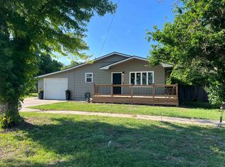 329 W 10th St, Russell, KS 67665