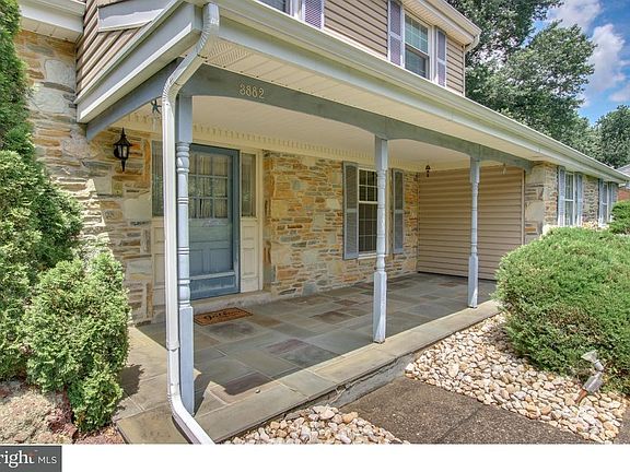 2nd image of 3882 Donna Dr