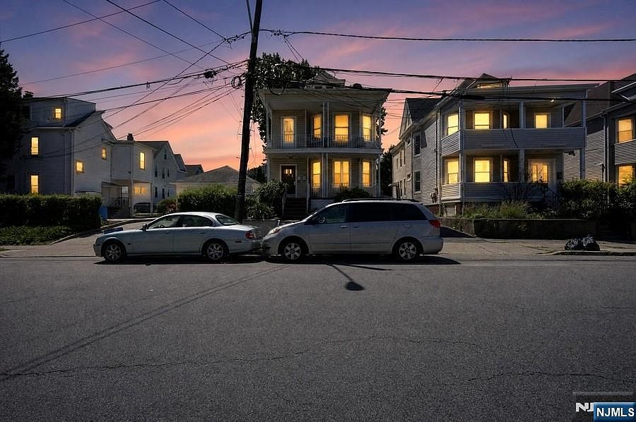 1st image of 11 Yereance Ave