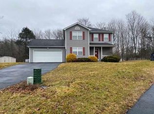 8 Rockcrest Pl, Poughkeepsie, NY 12603