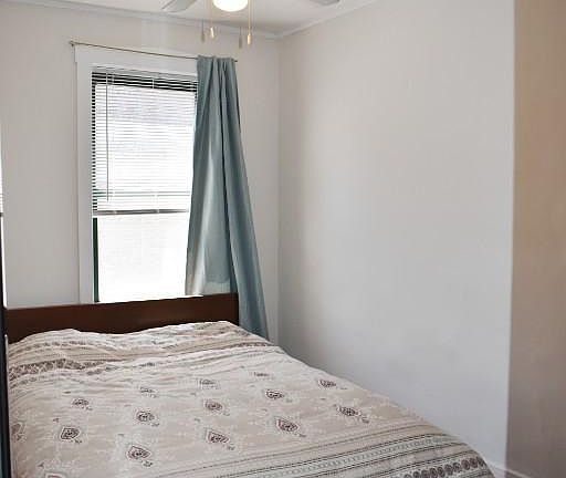 2nd image of 3839 N Greenview Ave #1016