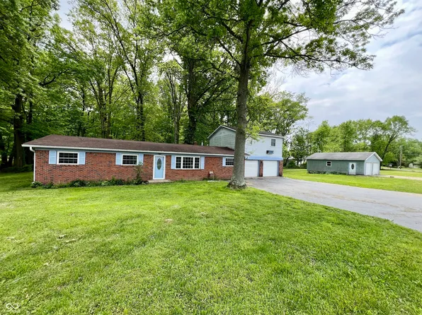 206 Windemere Rd, West Terre Haute, IN 47885