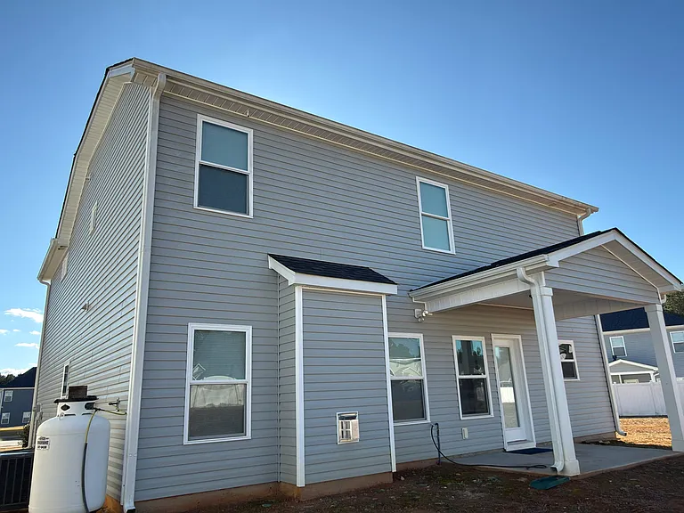 105 Wicklow Ct — Photo 4