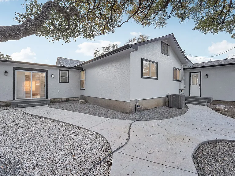 1739 Starwood Dr — Photo 35