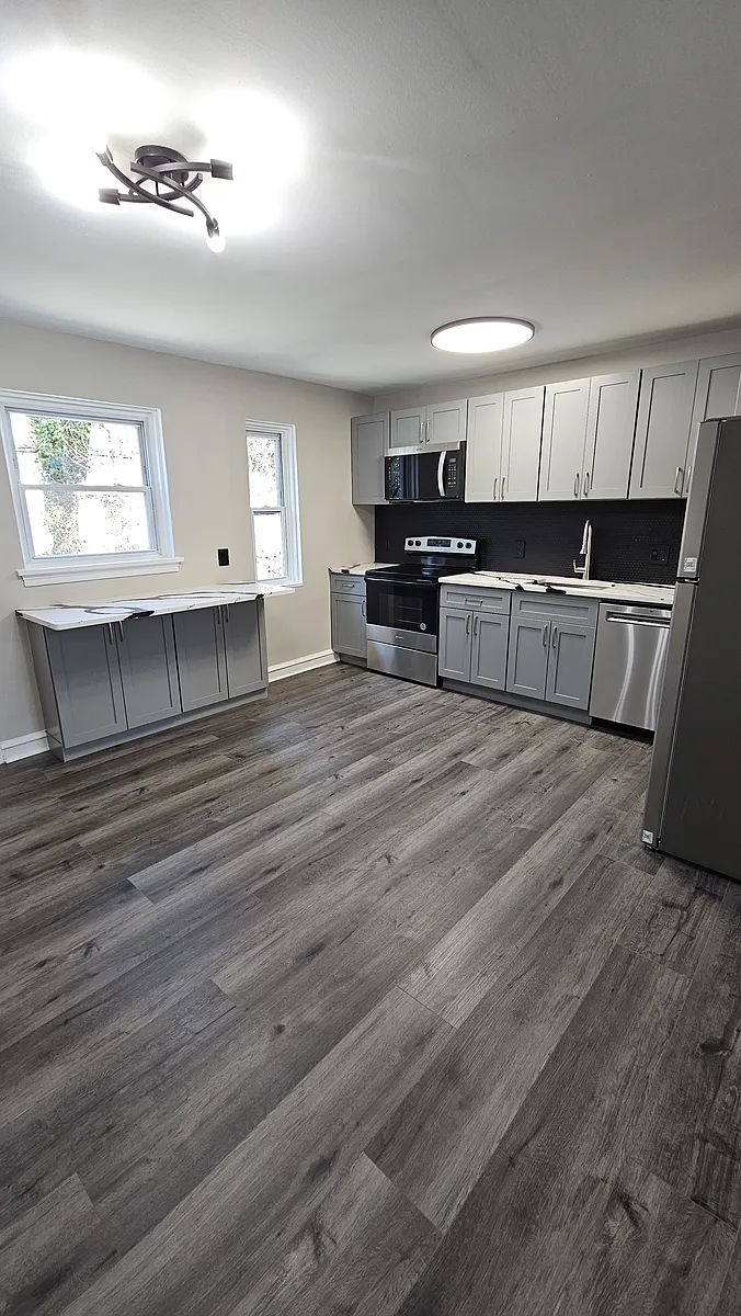 Kitchen - 163 Berkley Ave #B