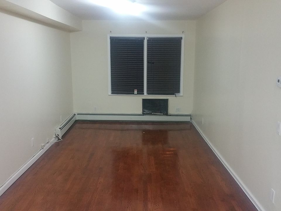 1st image of 9507 Schenck St #1