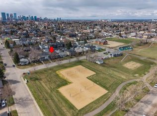 229 N 29th Ave NE, Calgary, AB T2E 2C2