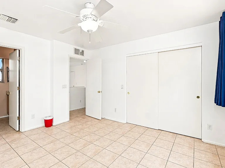 2426 W Silverbell Tree Dr — Photo 12