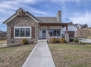 1562 Pullen Rd, Sevierville, TN 37862