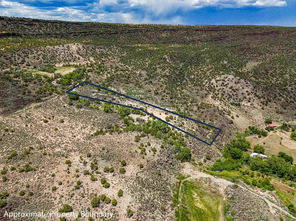 24 Aguas Caliente Rd, Embudo, NM 87531