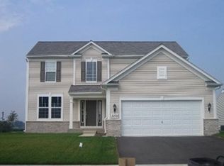 3540 Crestwood Ln, Carpentersville, IL 60110