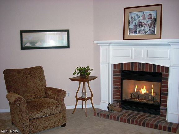 4th image of 400-1 Villa East Dr