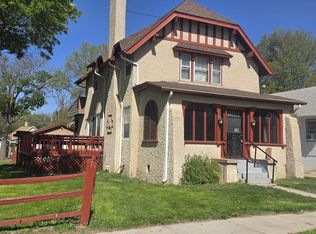 704 W 1st St, Mccook, NE 69001