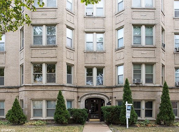 2nd image of 5625 N Spaulding Ave APT 1