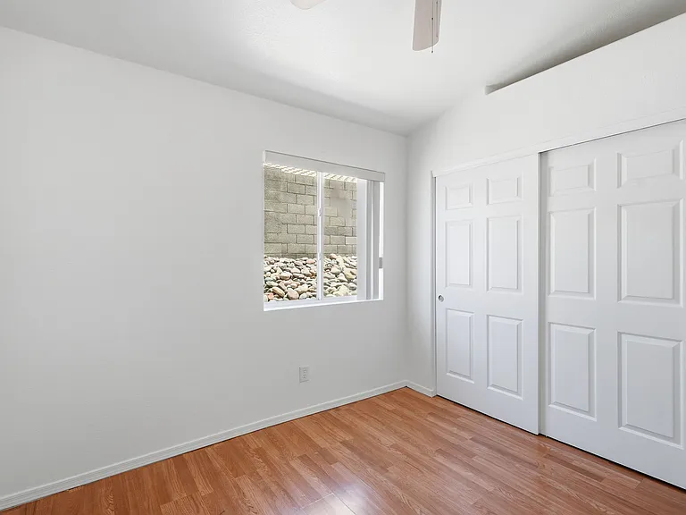 1302 E Michelle Dr — Photo 24