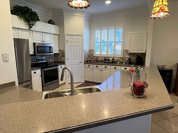 3rd image of 12561 Lake Run Dr