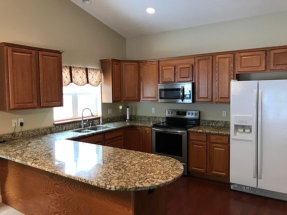 3rd image of 182 Waterford Way