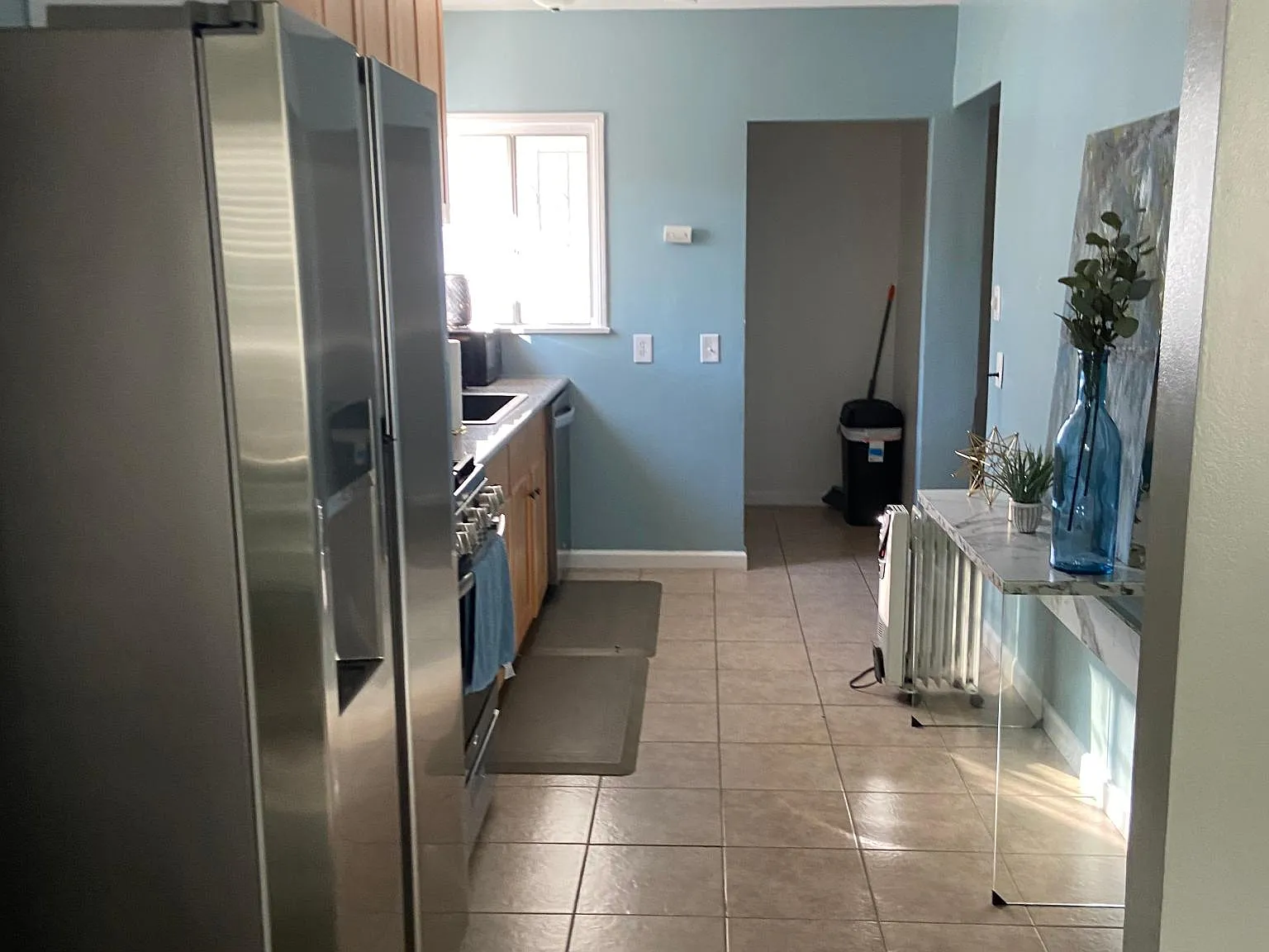 3 bed, 1273 sqft, $8,500 — Photo 3