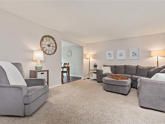3rd image of 306 Haldeman Dr