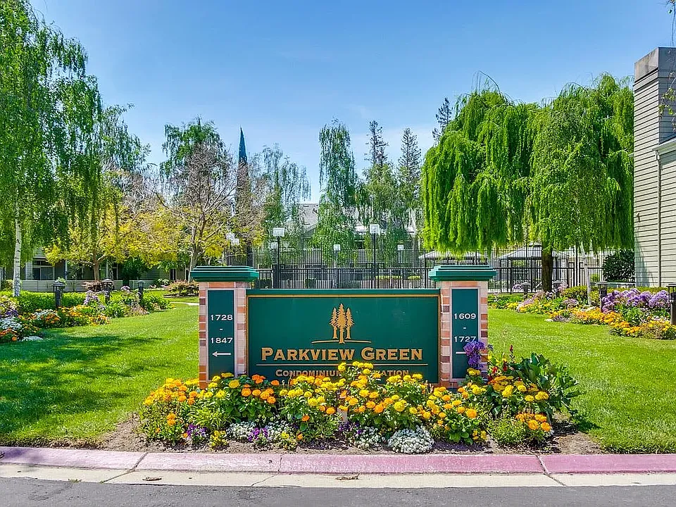 1831 Parkview Green Cir