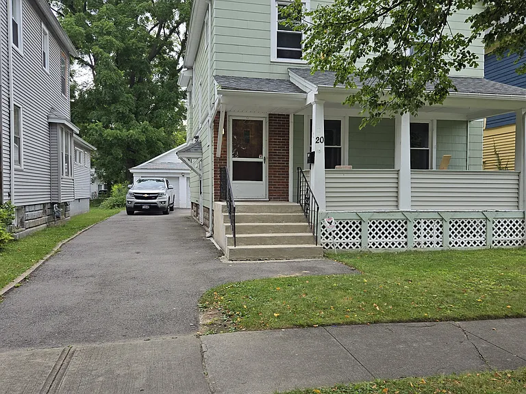 20 Paige St — Photo 18