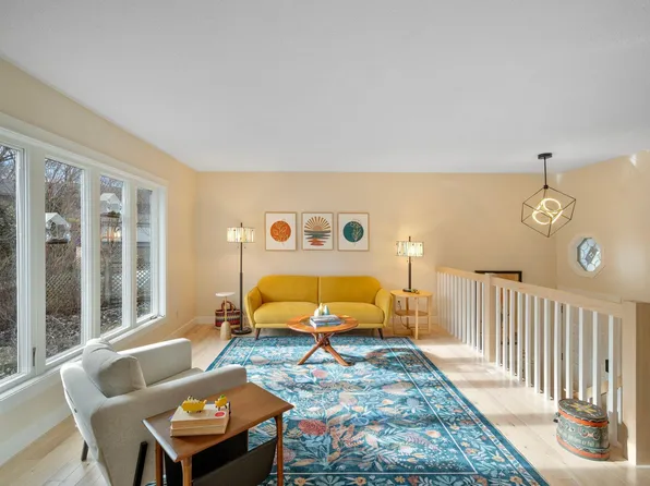 3545 York Dr, Woodbury, MN 55125