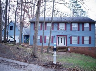 5400 Tiffany Dr, Cross Lanes, WV 25313