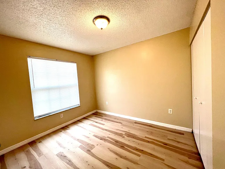 5571 Mariner Blvd — Photo 6