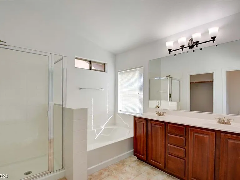 4736 Killington St — Photo 12