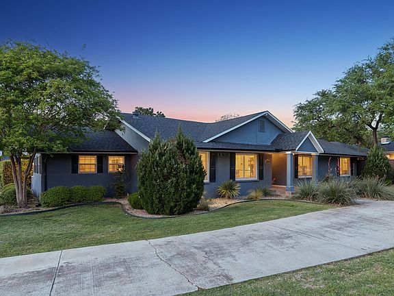 4th image of 5709 Forest Ln