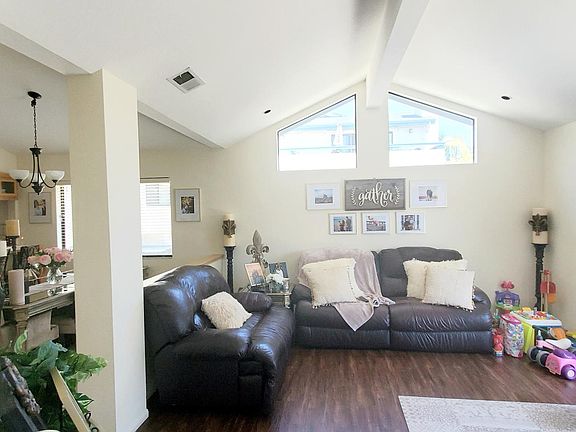 2nd image of 834 N Juanita Ave