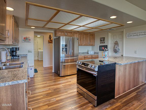 3rd image of 380 N 18th Pl