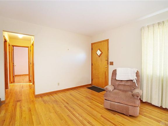 5th image of 1087 Meadow Ln