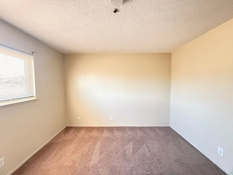 447 S E St #19 — Photo 7