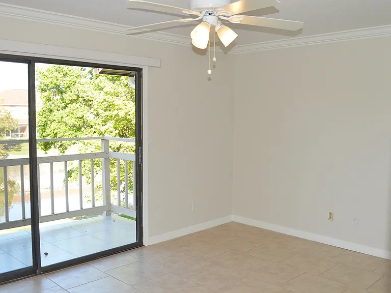 26560 Southern Pines Dr #J103 — Photo 14