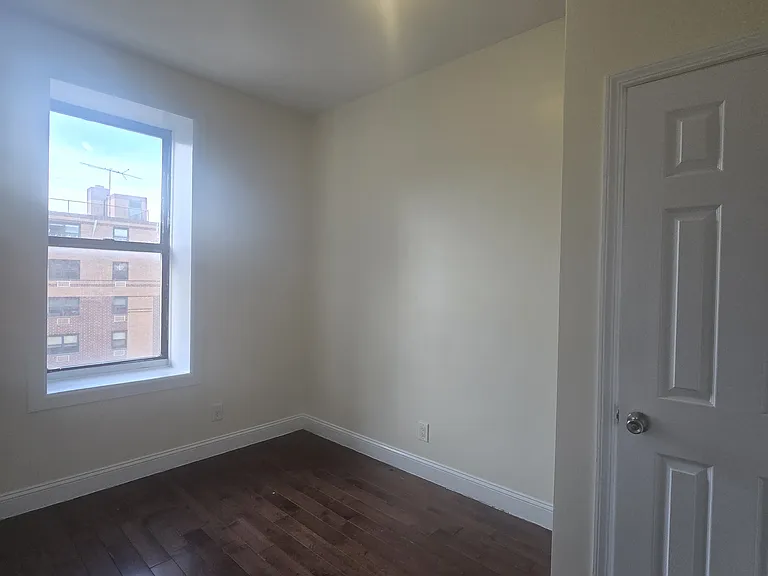 1469 5th Ave #27 — Photo 4