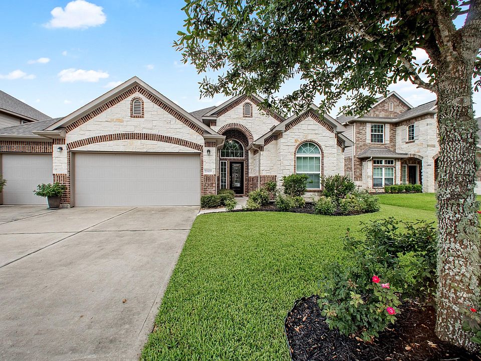 1st image of 21615 Chinese Fir Ln
