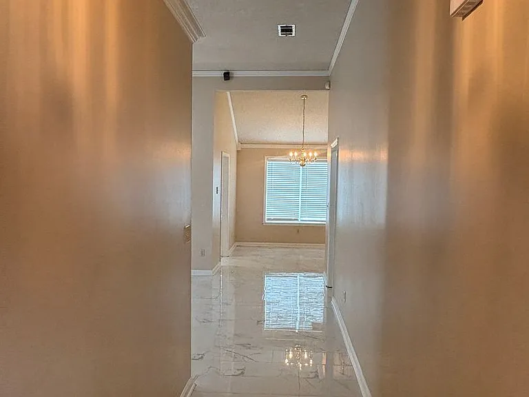 390 N Ericson Rd — Photo 3
