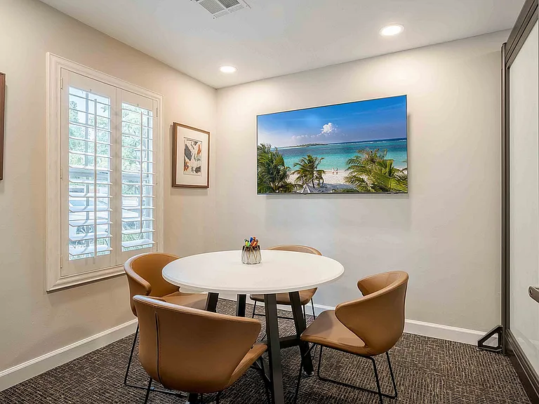 Spyglass Apartments — Photo 28